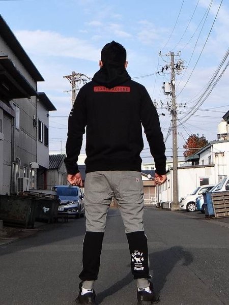 画像2: BLACKBULL フードジップパーカー ブラック (2)