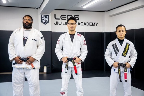 画像9: 森戸新士 ワンレッグX ドミナンス (9)