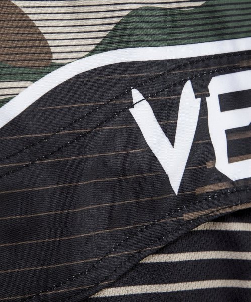 画像5: VENUM ファイトショーツ Camo Hero 緑/茶 (5)
