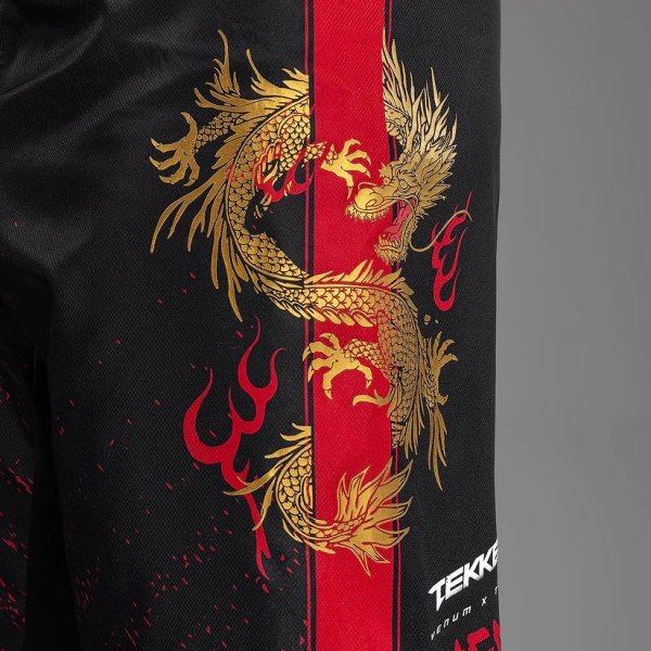 画像6: Venum x Tekken8 ファイトショーツ Marshall Law 黒/赤/金 (6)