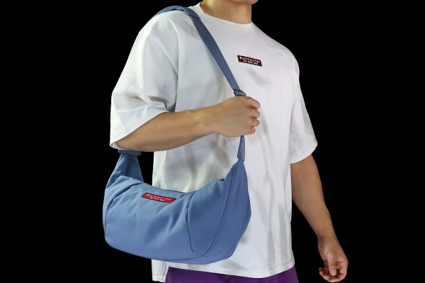 画像11: BULL TERRIER ボディバッグ BASIC ブルー (11)