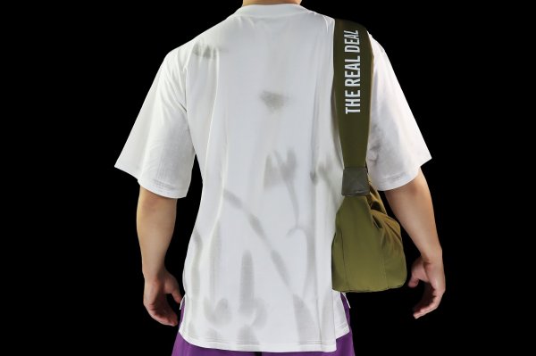 画像11: BULL TERRIER ボディバッグ BASIC カーキ (11)