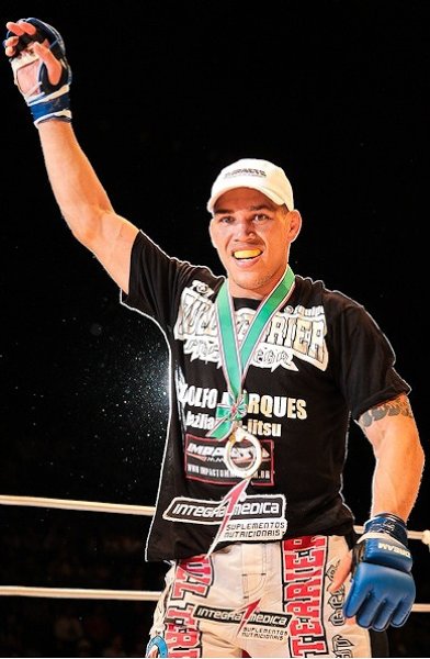 画像9: BULL TERRIER フードパーカー Classic Logo　ベージュ (9)