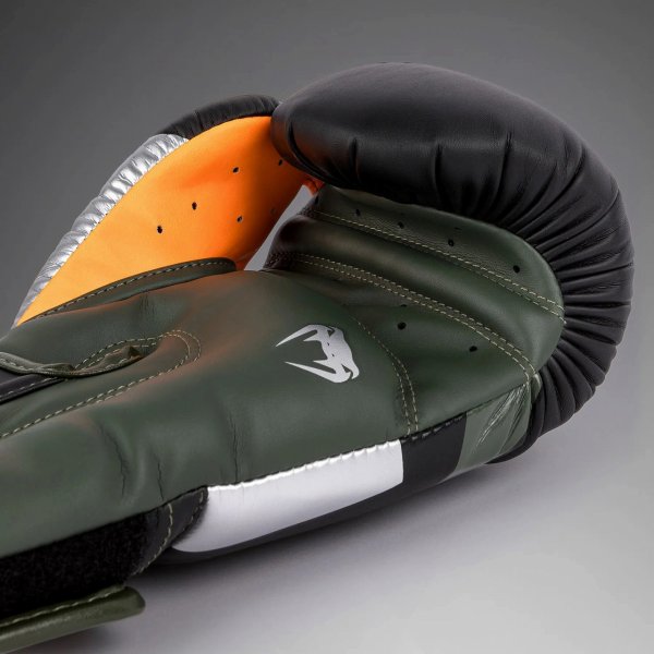 画像6: VENUM ボクシンググローブ Elite 黒/シルバー/カーキ (6)