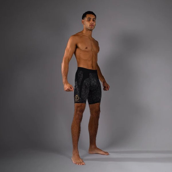 画像4: VENUM Vale Tudo ショーツ Topuria Unmatched Edition 黒/金 (4)