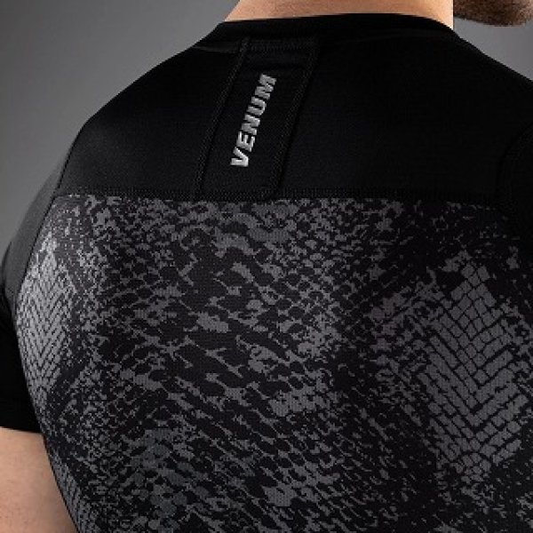 画像6: VENUM ラッシュガード G-Fit Scales 半袖 黒/チャコールグレー (6)
